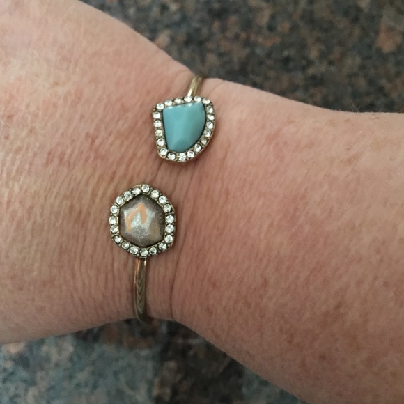 Beautiful bracelet(NWT)๐FIRM ๐ - Picture 4 of 5