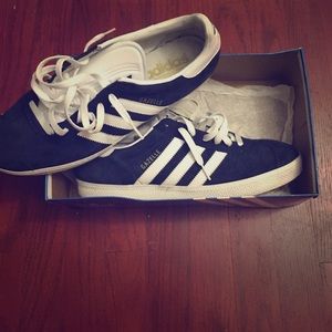 Classic Navy Adidas Gazelle Sneakers Men's 10 1/2