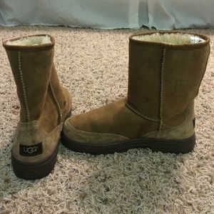 Short UGG boots!!