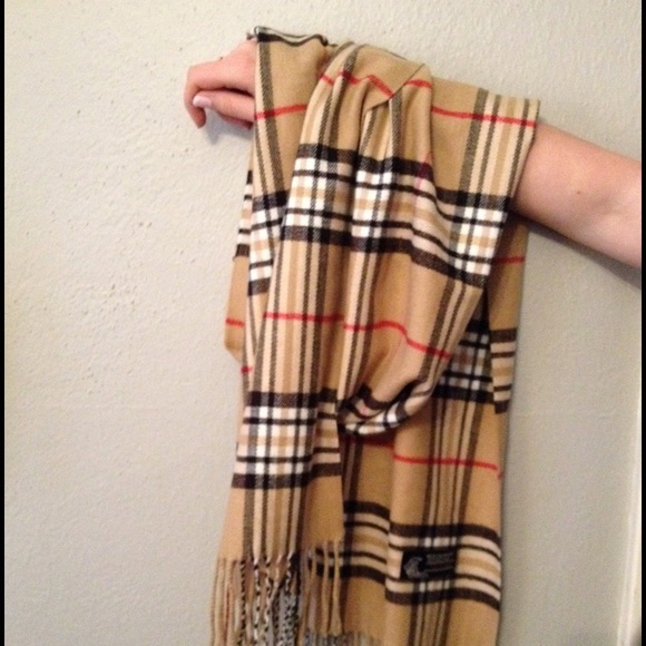New Burberry patterned Cashmere Scarf