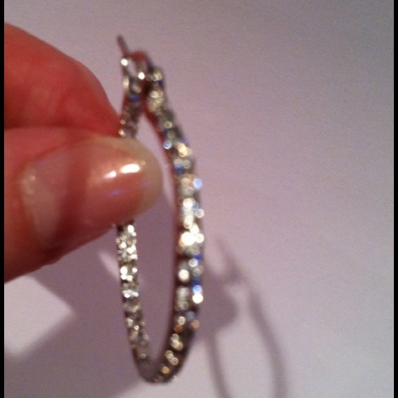 💎NWOT In and Out CZ Sterling Hoop Earrings - Picture 3 of 4