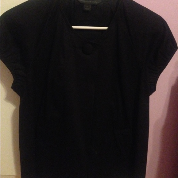 Express black cap with oversize button