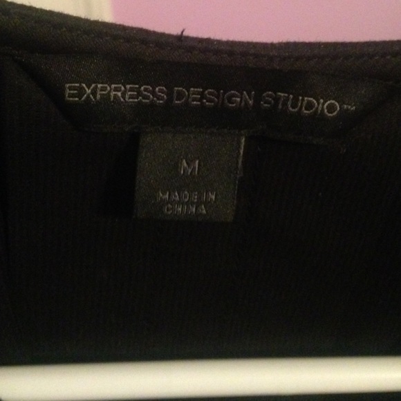 Express black cap with oversize button - Picture 4 of 4