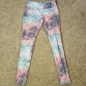 Super cute mountain range leggings.