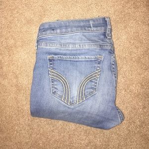 hollister medium wash jeans