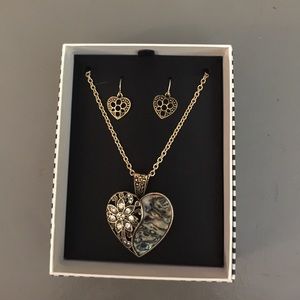 NWT Heart earring and necklace set