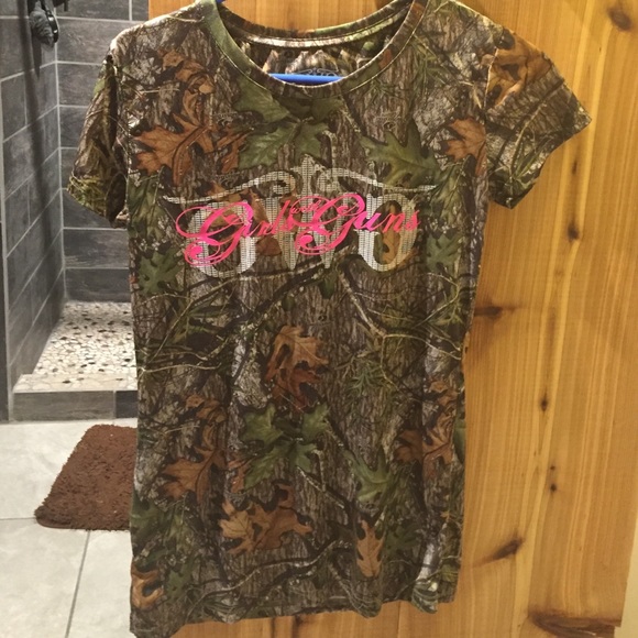 Girls with guns tee shirt.