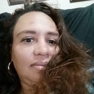 Meet your Posher, Dena