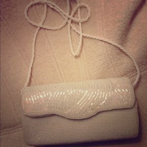 <> Vintage Shoulder Bag <> Amazing Detailing <>