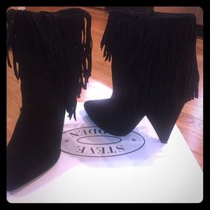 Steve Madden Payyton black booties!