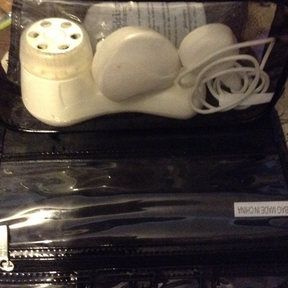 Clarisonic - Picture 3 of 3