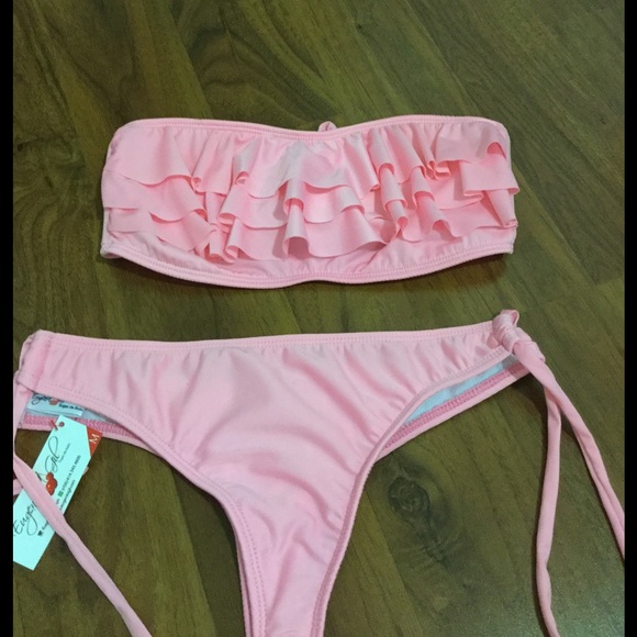 pink bikini - Picture 1 of 2