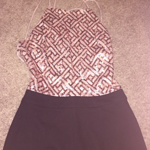 ✨SHIMMERY HOLIDAY ROMPER ✨
