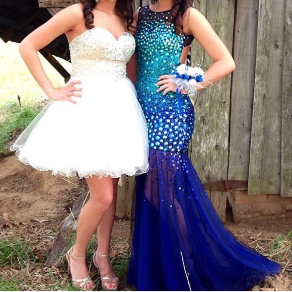 Prom dress - Picture 1 of 4