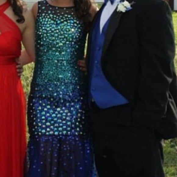 Prom dress - Picture 3 of 4