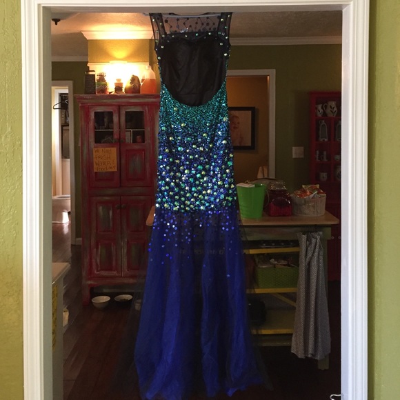 Prom dress - Picture 4 of 4