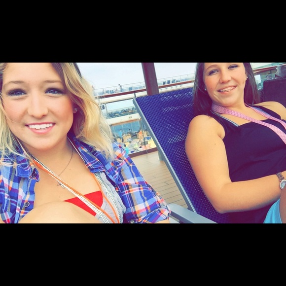 Meet your Posher, Sabrina - Picture 1 of 1