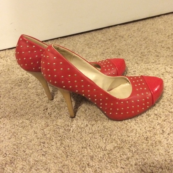 Liliana red pumps