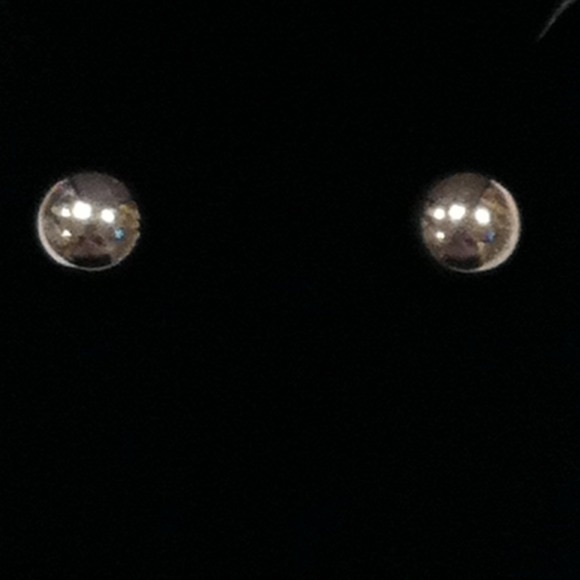 ⚪️ NWOT 8mm Sterling Ball Stud Earrings - Picture 3 of 5