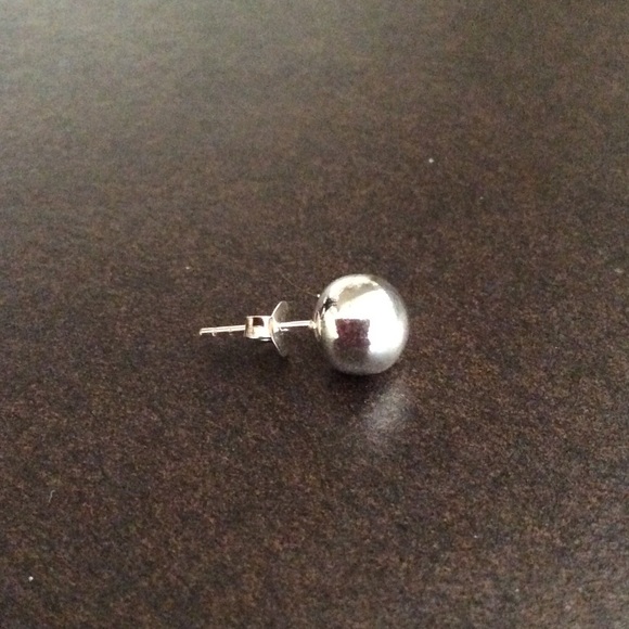 ⚪️ NWOT 8mm Sterling Ball Stud Earrings - Picture 5 of 5