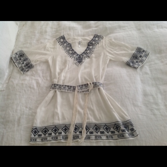 White and navy cotton tunic