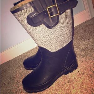 rain boots