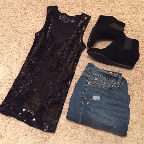 Top - Picture 2 of 3