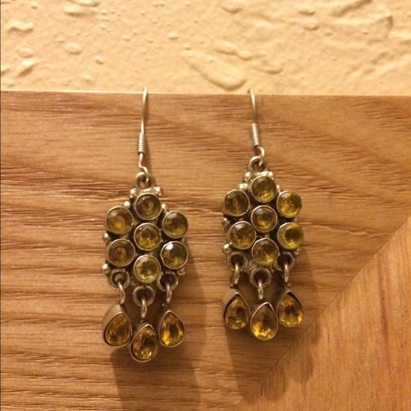 Earring - Picture 4 of 4