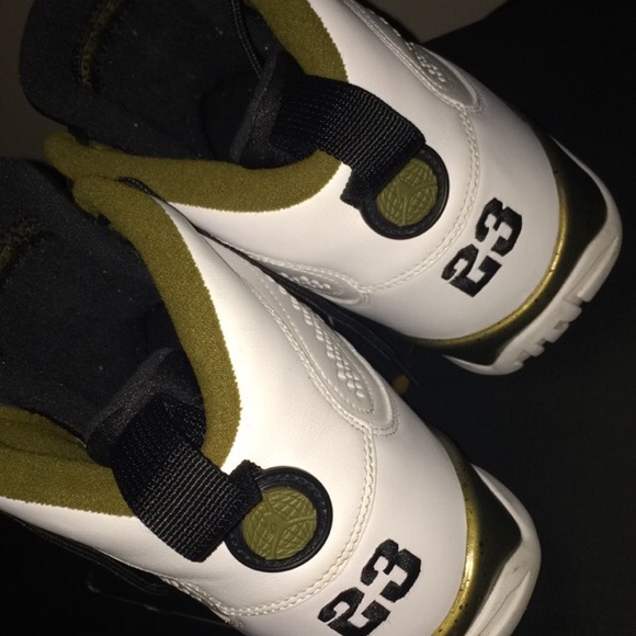 Jordan Copper Statue 9s - Picture 2 of 4