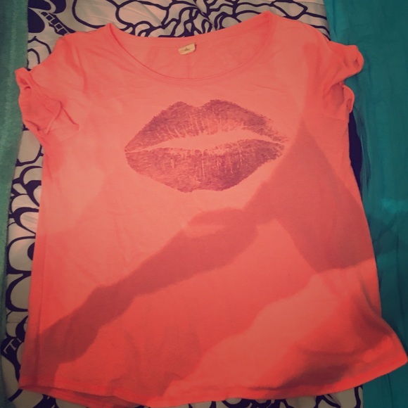 Short sleeve tee