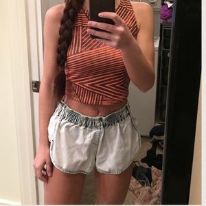 NWOT Silence and Noise Geometric Top