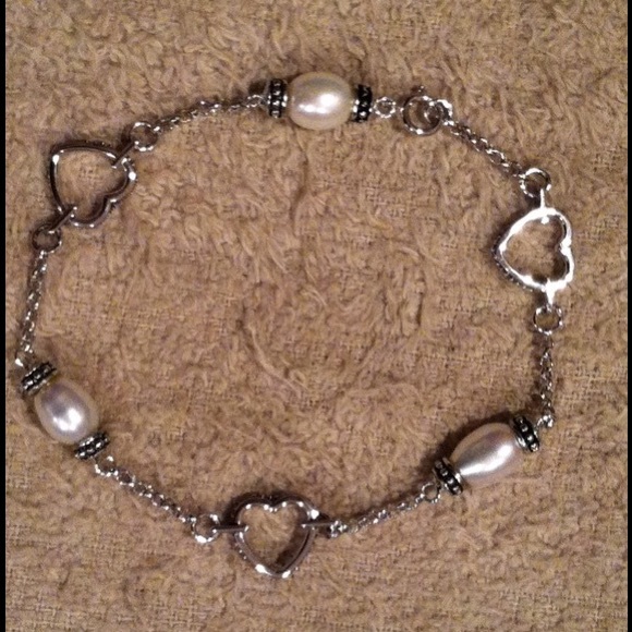 🤍⚪️ NWOT 7" Pearls with Heart Bracelet - Picture 5 of 6