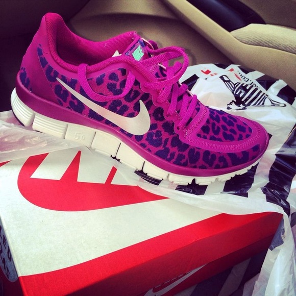 Nike leopard running shoes