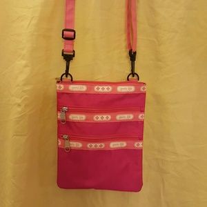 Crossbody bag have small problem (final sale)