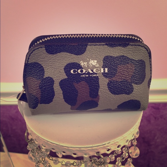 Coach change purse - Picture 1 of 4