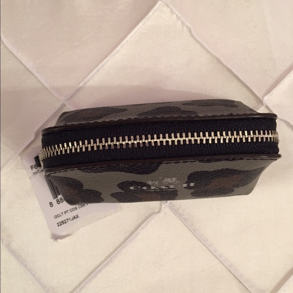 Coach change purse - Picture 3 of 4