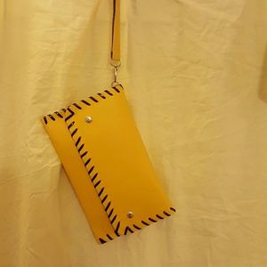 Yellow wristlet have small problem (final sale)