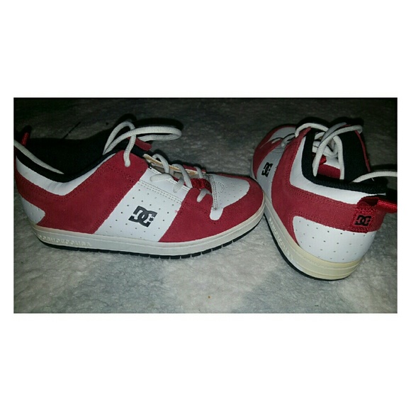 DC skater sneakers