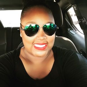 Meet your Posher, Kennetha