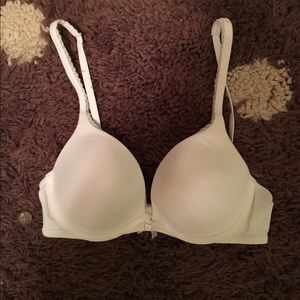 Victoria's Secret Body By Victoria Push-up 34C