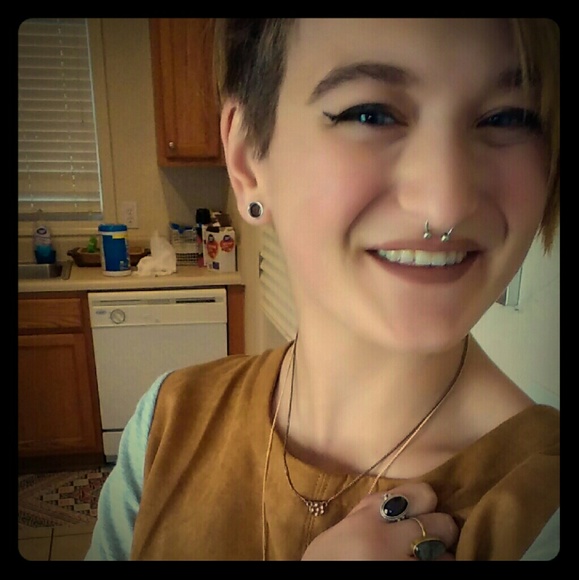 Meet your Posher, Amber