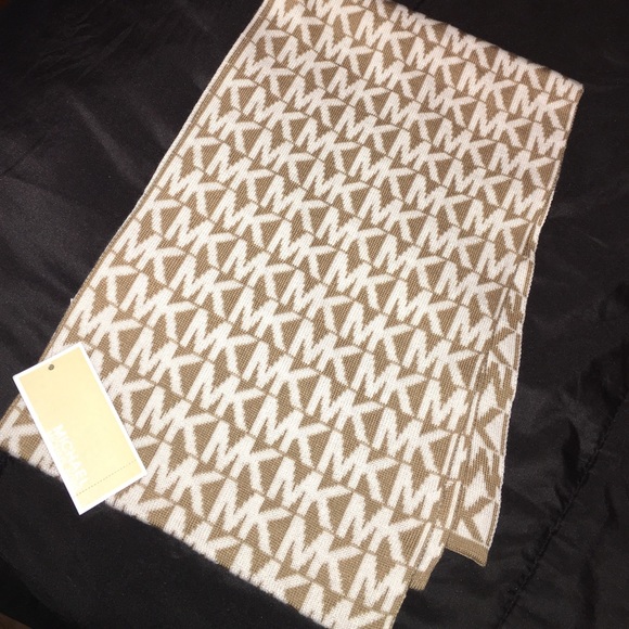 Michael Kors Fall 2015 Scarf