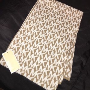 Michael Kors Fall 2015 Scarf