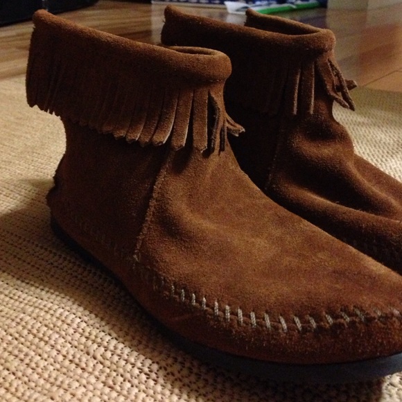 Minnetonka Fringe Moccasin Booties