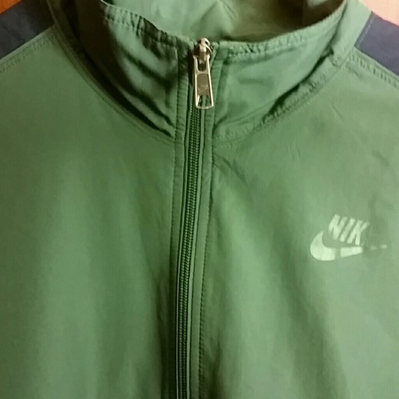Nike zip up jacket - Picture 3 of 4