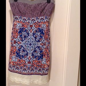 Cute strapless dress!