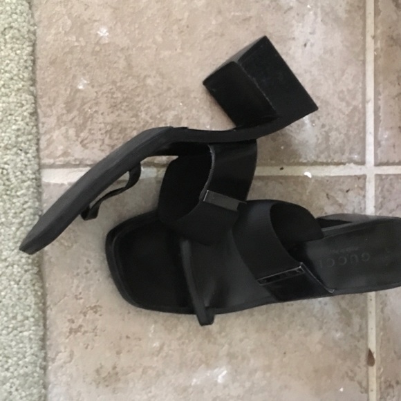 Authentic Gucci Black Leather Double Strap Slip On  Thong Kitten Mule Heels - Picture 4 of 8