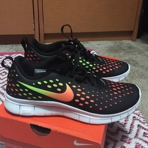 NIB Nike Free Express