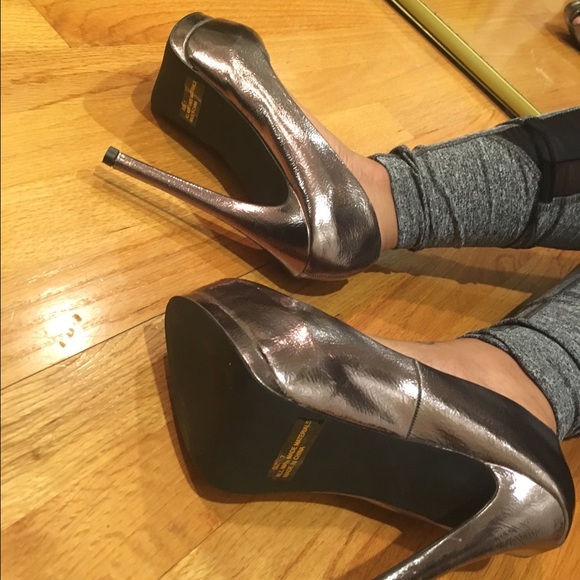 Heels - Picture 2 of 4