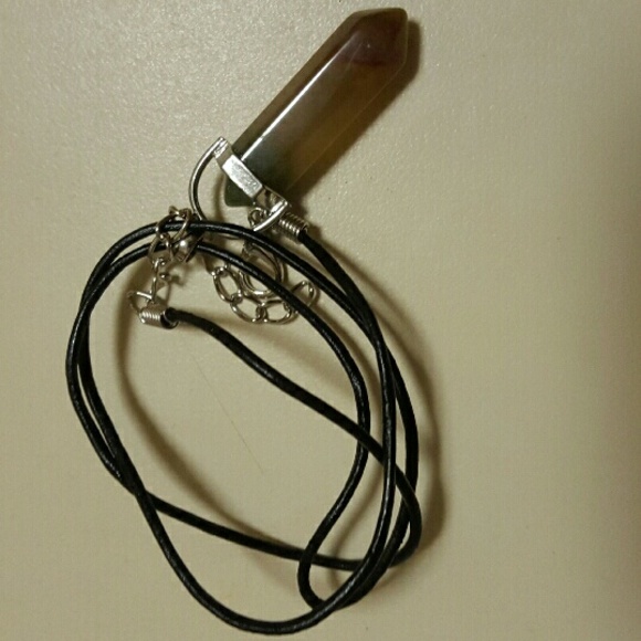 Agate point neckalce
